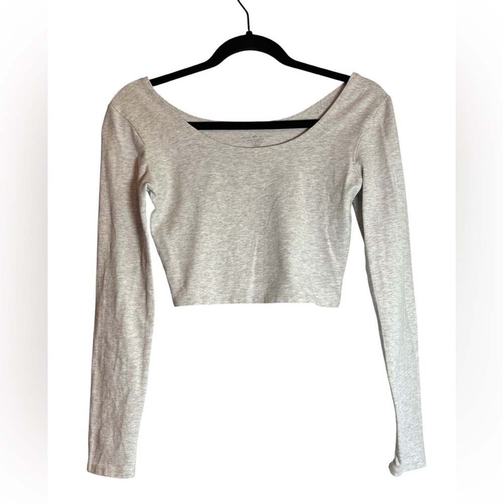 Brandy Melville Gray Long Sleeve Crop Top One Size (Small)